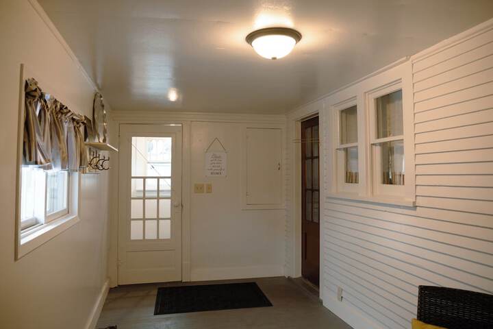 Room 172 of 234