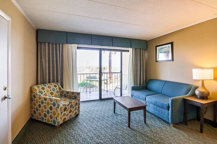 Room 32 of 77