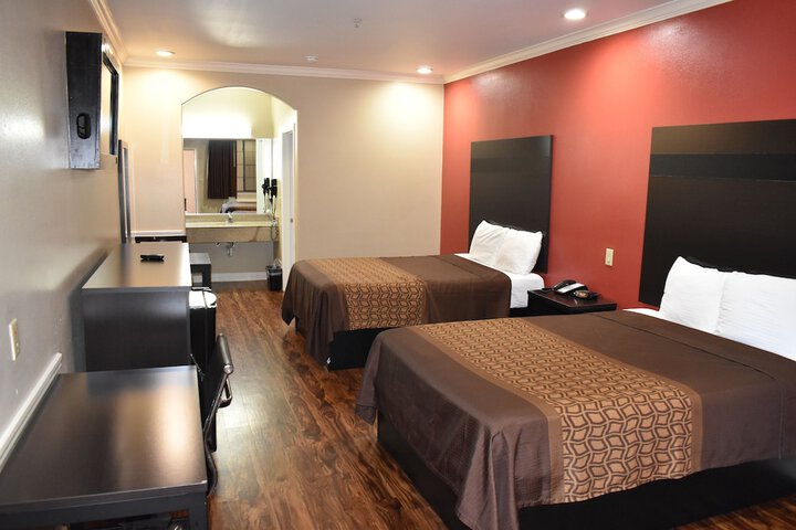 Room 7 of 26