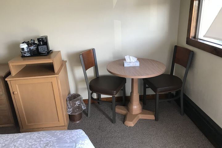 Room 54 of 105