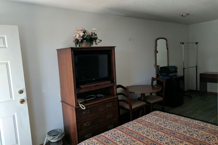 All Seasons Motel