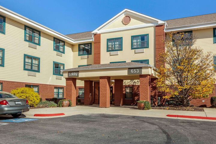 Hotel 2 of 33