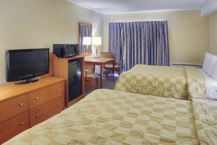Room 18 of 37