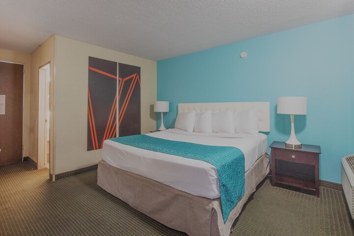 Room 10 of 25