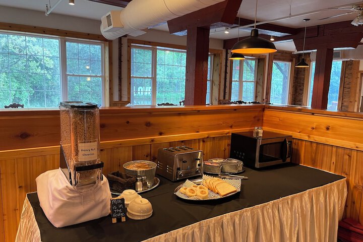 Breakfast/Coffee Service 71 of 93