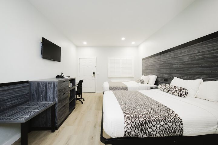 Sapphire Inn and Suites