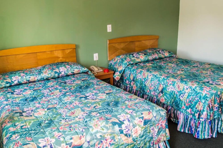 Bay Drive Motel