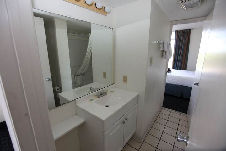 Room 25 of 54