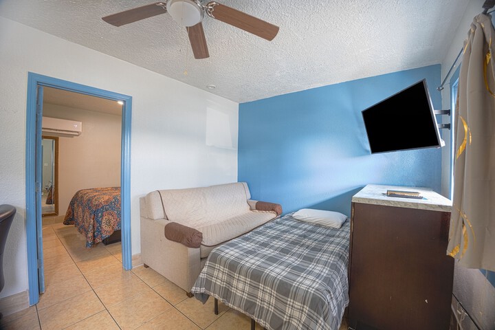 Room 47 of 65