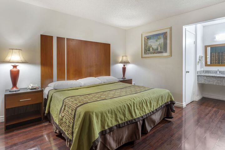Room 42 of 54