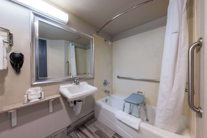 Comfort Inn Lathrop - Stockton Airport