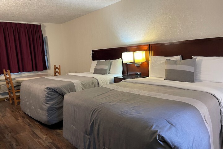 Room 10 of 17
