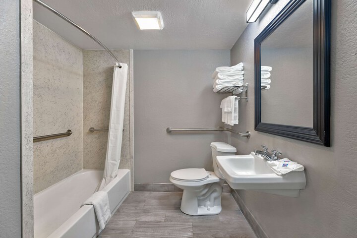 Room 21 of 27