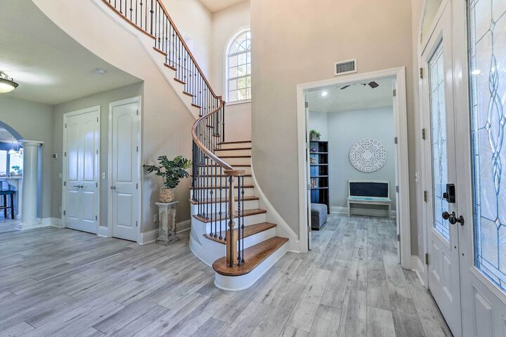 Apollo Beach House w / Private Pool + Hot Tub
