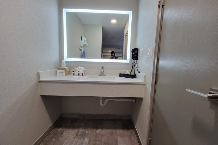Room 14 of 44