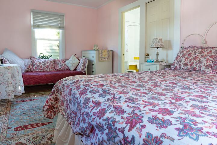 Room 141 of 156