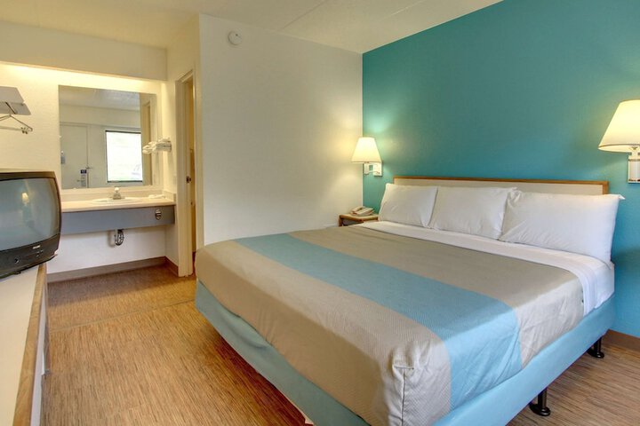 Room 16 of 29