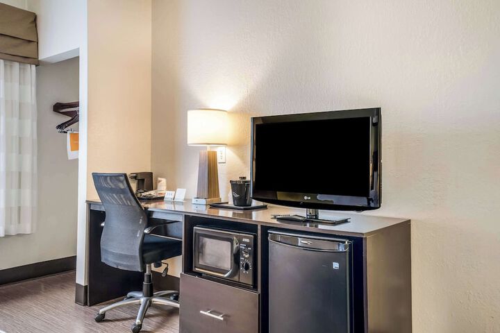 Sleep Inn & Suites Jacksonville near Camp Lejeune