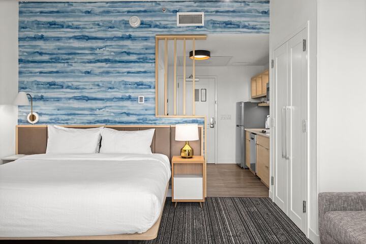 Room 50 of 78