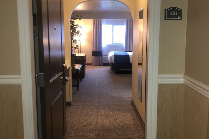 Room 11 of 81