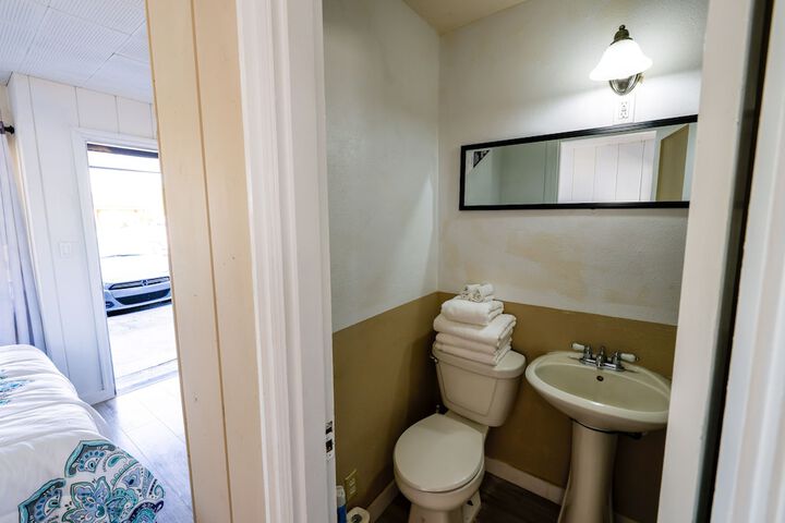 Room 15 of 16