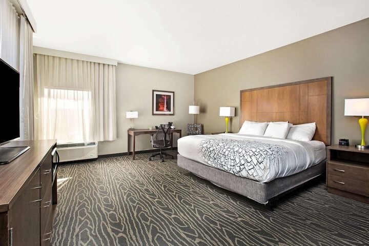 Room 28 of 61