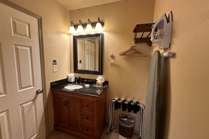 Room 26 of 38