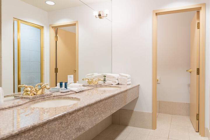 Lakeview Signature Trademark Collection by Wyndham