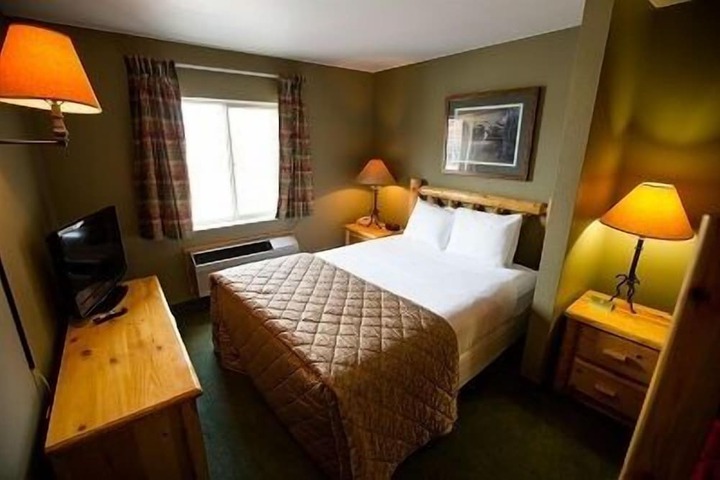 Cranberry Country Lodge