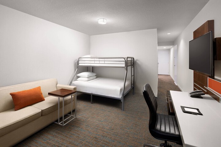 Room 52 of 102