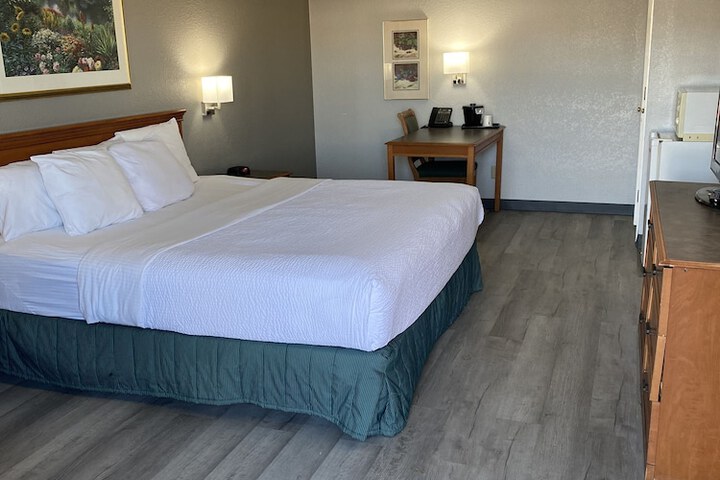 Room 34 of 41