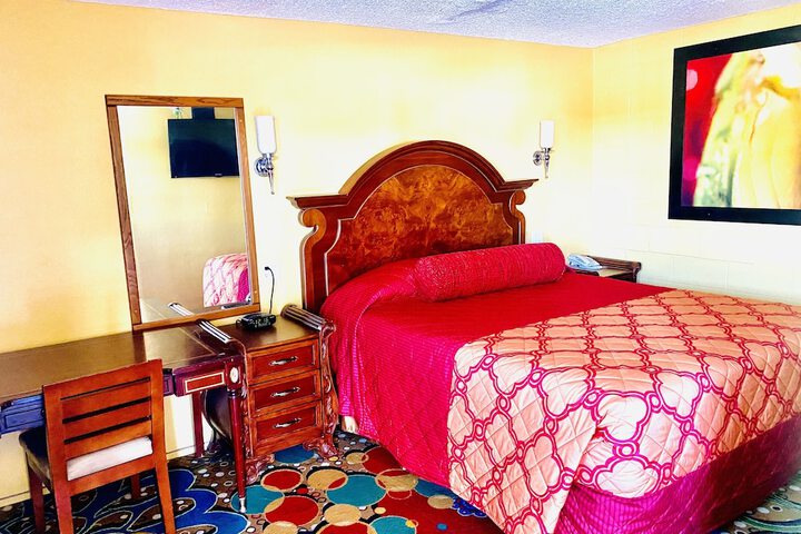 Room 11 of 34