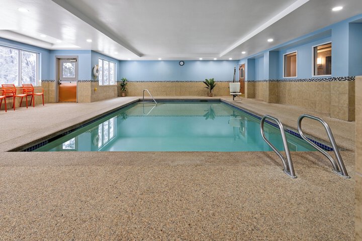 Holiday Inn Express Hotel & Suites Freeport by IHG