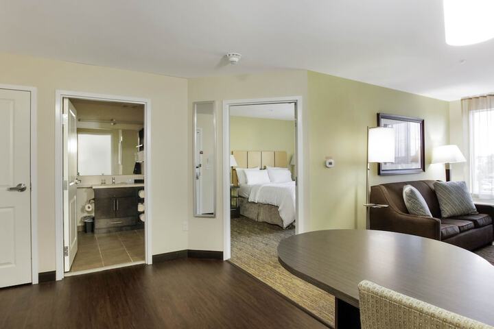 Room 28 of 36