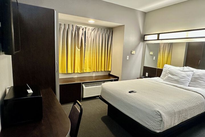 Microtel Inn & Suites by Wyndham Quincy Downtown / River Area