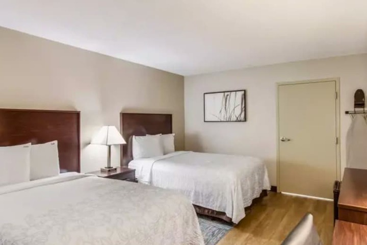 Room 11 of 38