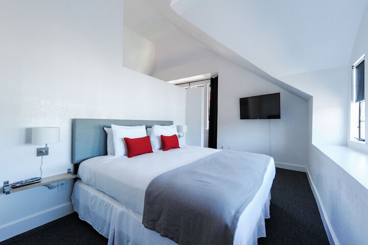 Room 15 of 44