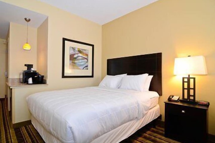 Room 9 of 24