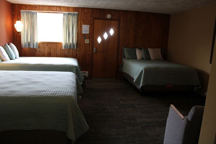 Room 13 of 21