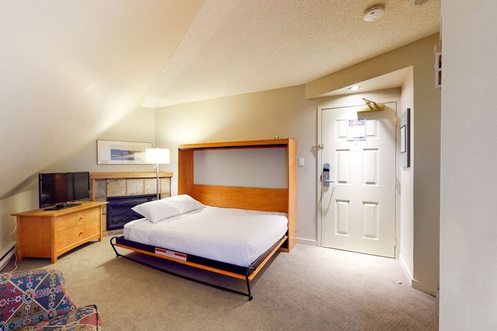 Whistler Peak Lodge