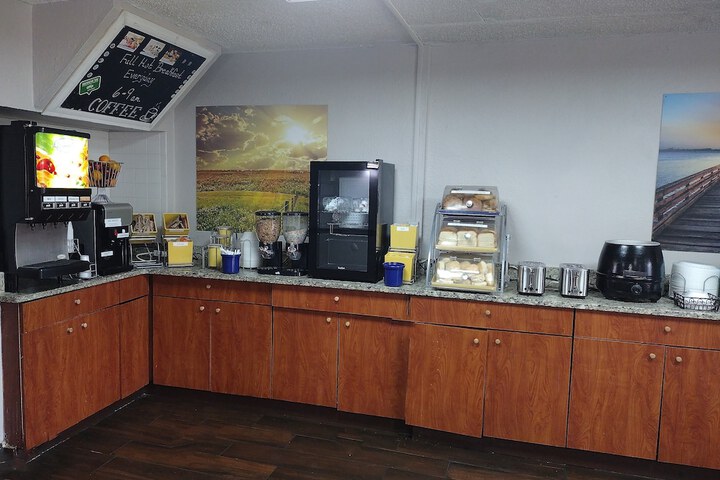 Breakfast/Coffee Service 45 of 53