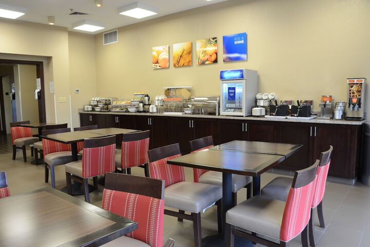 Comfort Inn & Suites Cave City