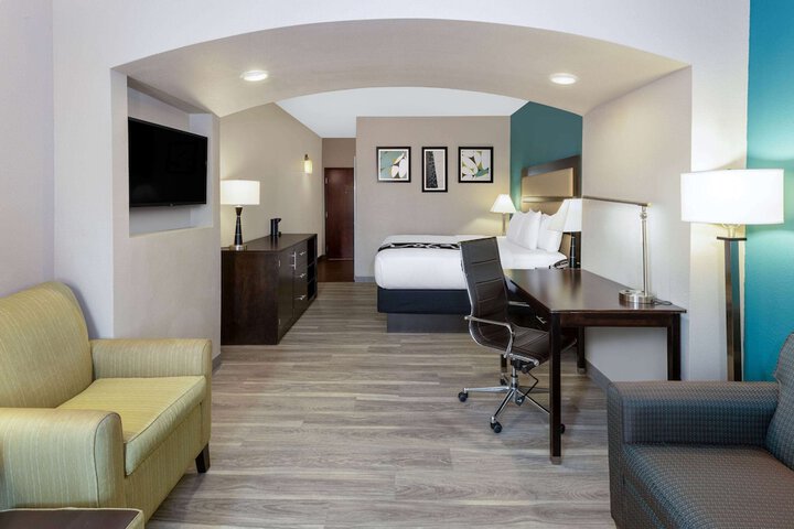 Room 19 of 32