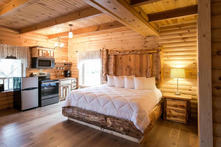 Coblentz Country Lodge by Amish Country Lodging