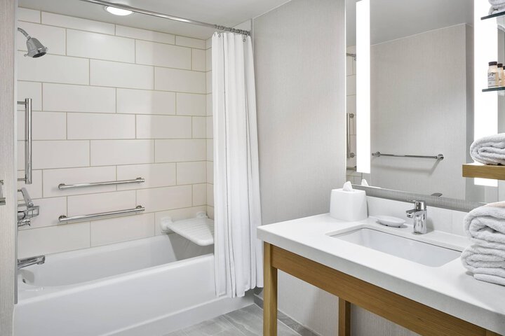 Room 8 of 22
