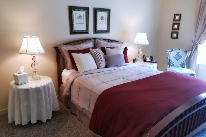 Camelot Restaurant & Inn