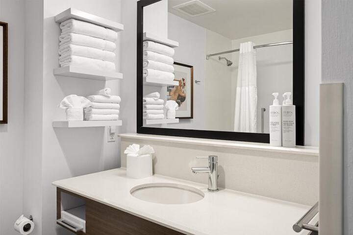 Hampton Inn & Suites Los Angeles - Glendale