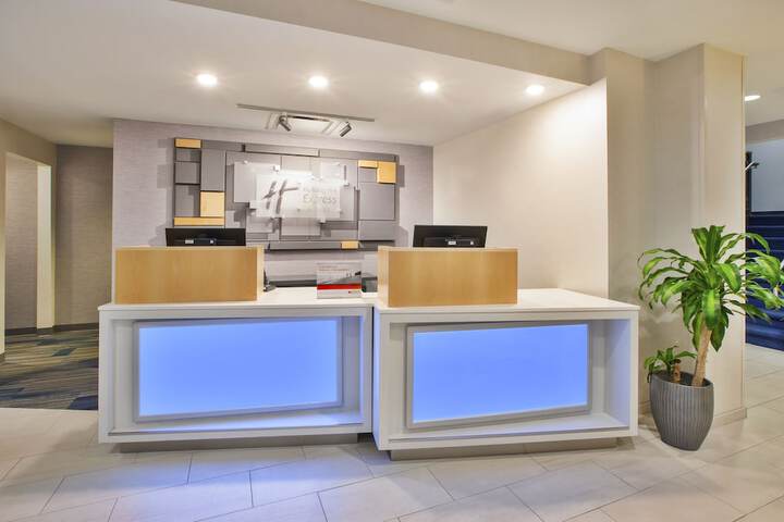 Holiday Inn Express Hotel & Suites Rochester - Victor by IHG