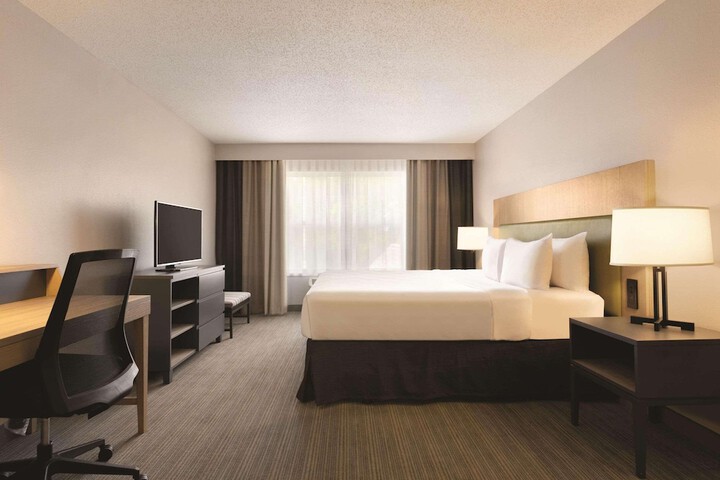 Country Inn & Suites by Radisson Madison Southwest, WI