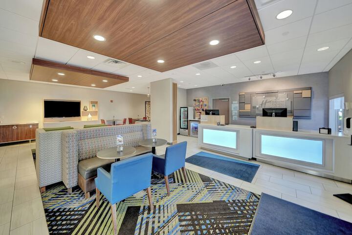 Hotel 6 of 163